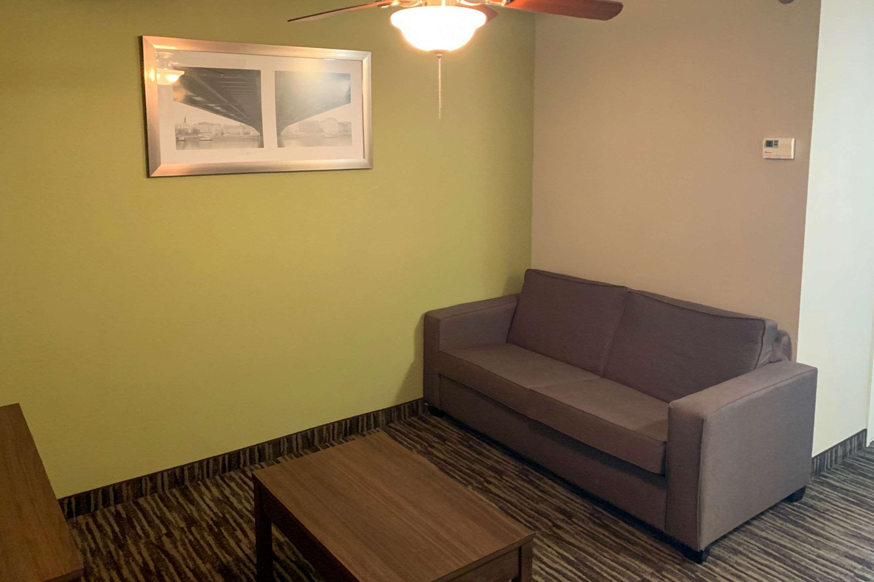 Comfort Inn & Suites North Little Rock Jfk Blvd Exterior photo
